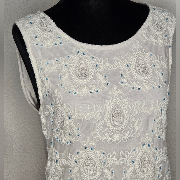 Sundance Sleeveless Lace Top - Picture 3 of 11